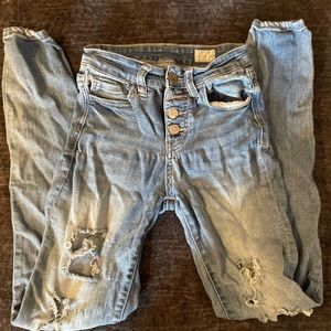 Bridge by gly from buckle size 23 mid rise distressed jeans